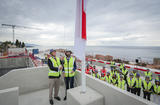 Levée de drapeau NCHPG © Direction de la Communication - Stéphane Danna - H.S.H. Prince Albert II raising the flag at the site of the new Princess Grace Hospital © Government Communication Department / Stéphane Danna