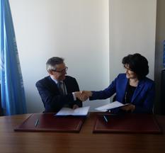 Signature accord cadre  - M. Jean-Yves Le Saux, Directeur du Bureau de la Planification Stratégique de l’Organisation des Nations Unies pour l’Education, la Science et la Culture (UNESCO), et S.E. Mme Yvette Lambin Berti, Ambassadeur, Délégué Permanent de Monaco auprès de l’UNESCO ©DR