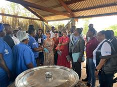 Visite d'une cantine scolaire avec le PAM - Visite d'une cantine scolaire avec le PAM © DCI